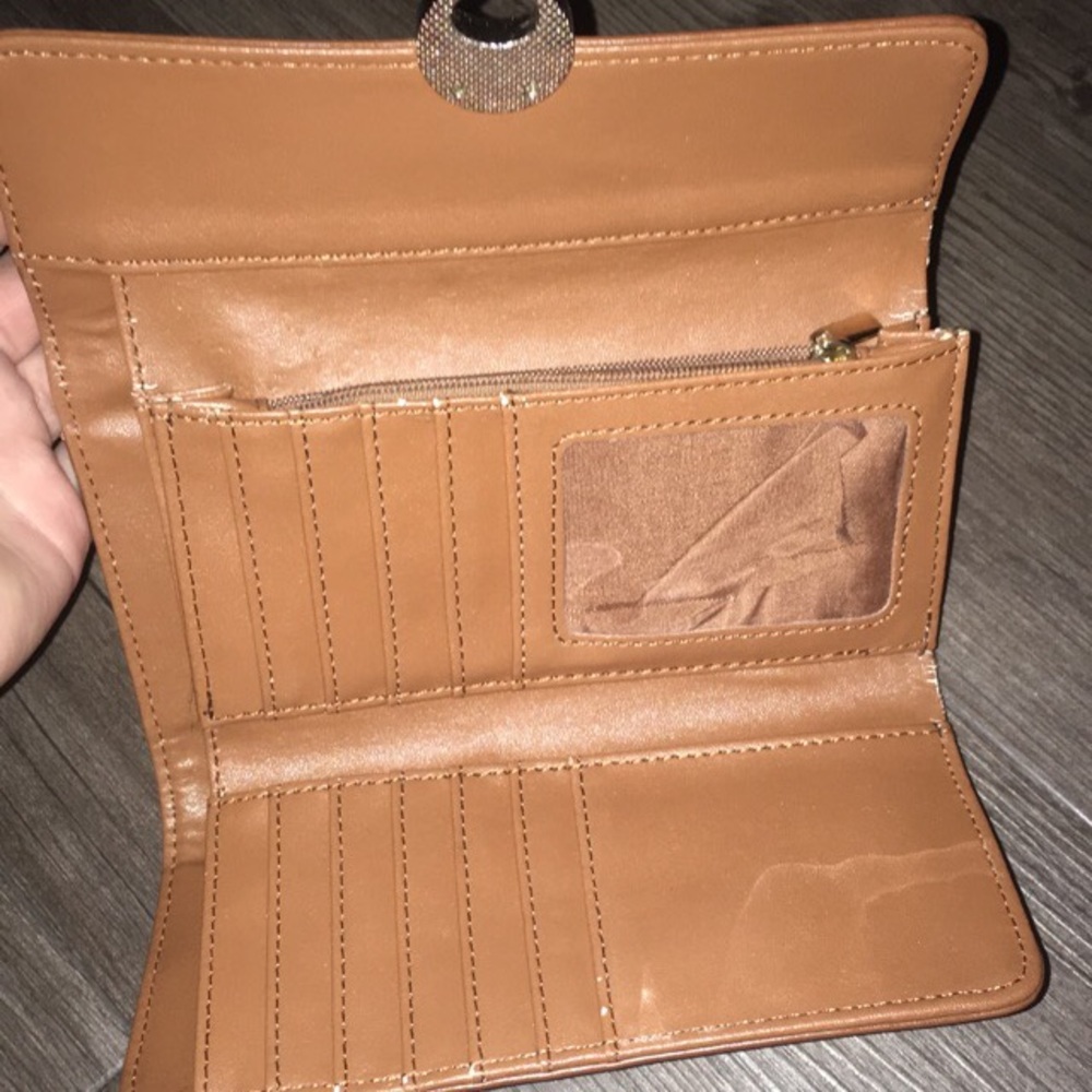 2 wallets for $9 - Picture 2 of 5